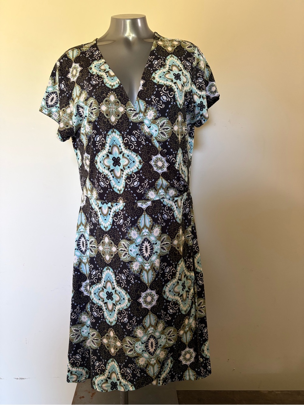 Just Be Faux Wrap Dress Womens Plus Size Large Soft & Stretchy Short Sleeves